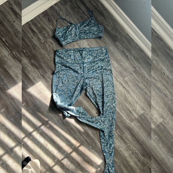 Workout Set - Picture 2 of 5